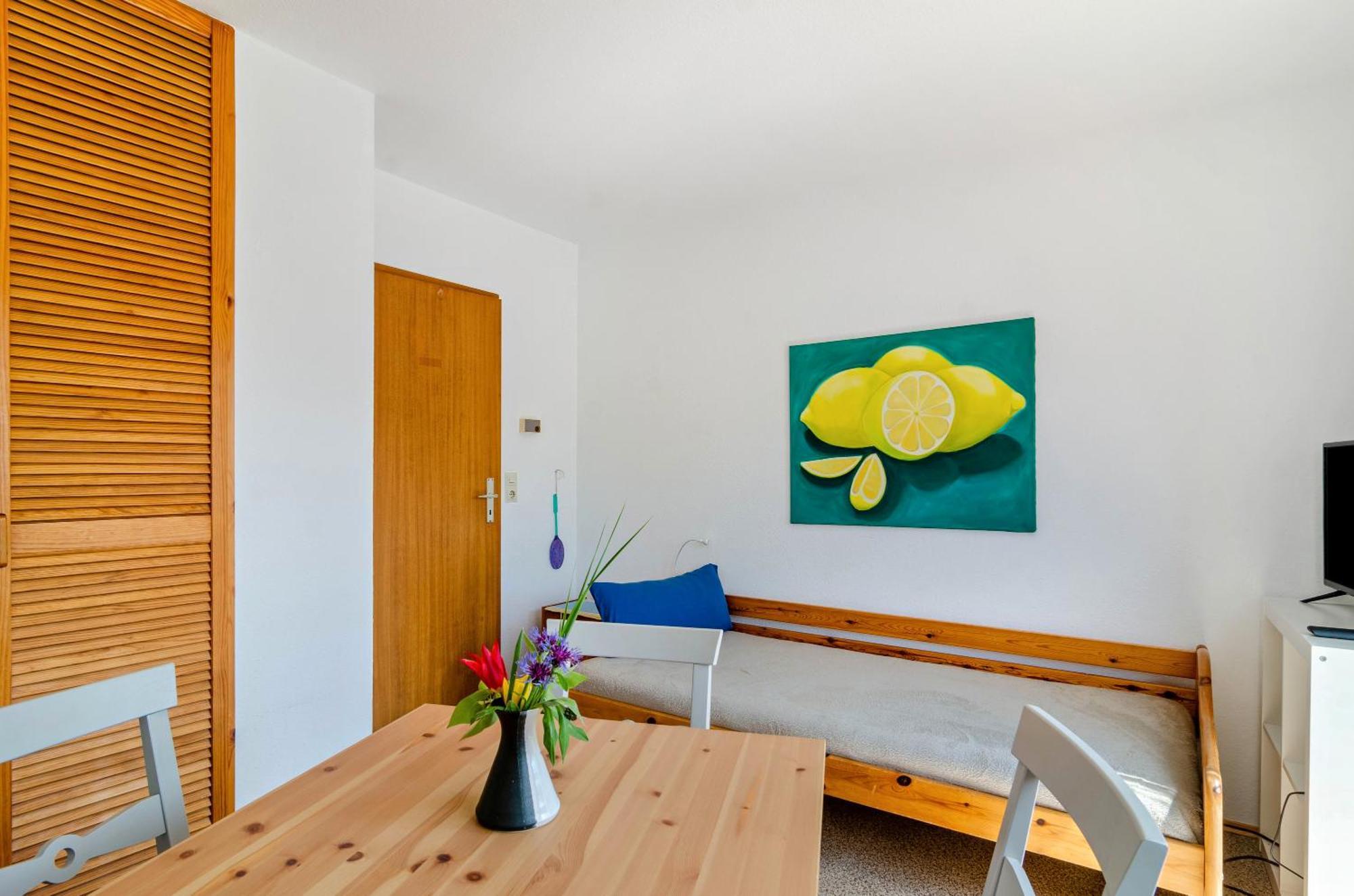 Vronis Ferienwohnungen Muhlingen Exterior foto